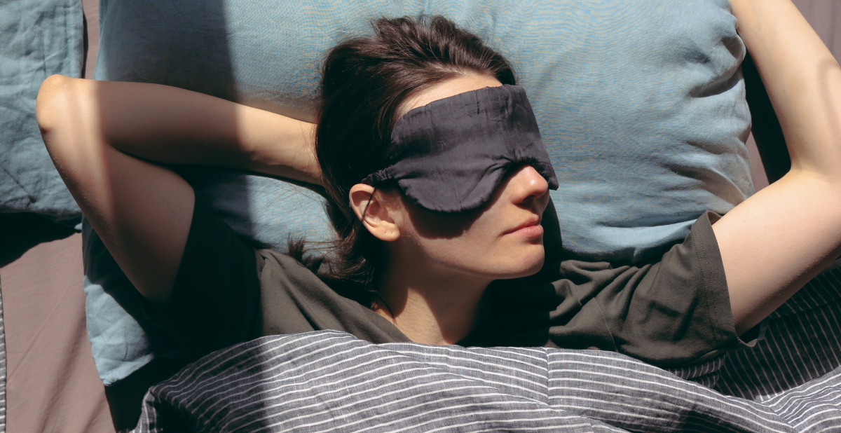 Woman sleeping - What’s the reason for dark circles?